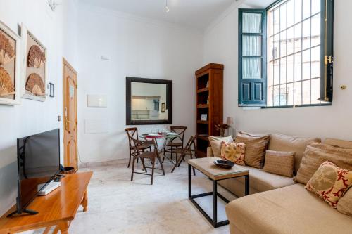 GY Apartamento en Casa Sevillana junto a las Setas — 4-Star Luxury Hotel in Sevilla, Spain