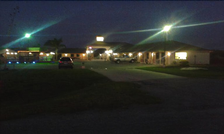 Riviera Inn & Suites - photo 3