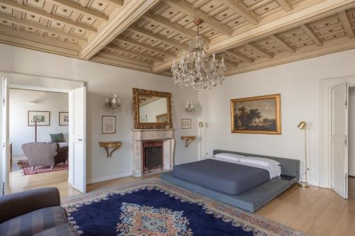 Iflat Amazing Apartment with Terrace in Monti — 4-Star Luxury Hotel in Rome, Italy