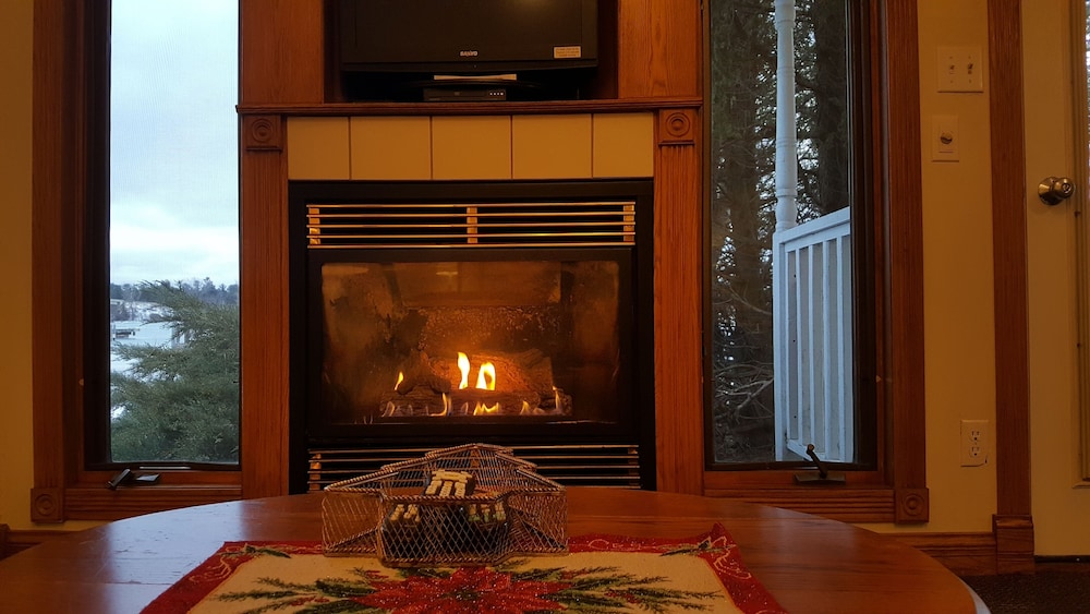 Snug Harbor Inn - photo 90