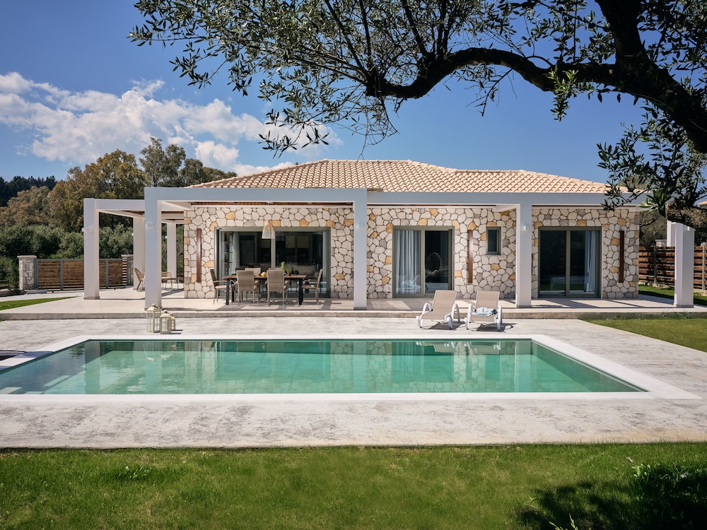 Gerakas Luxury Villas — 4-Star Luxury Hotel in Zakynthos, Greece