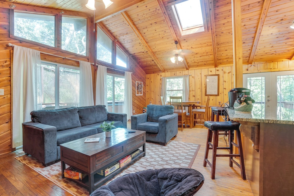 Private Hot Tub & Game Room: Cleveland Getaway in Cleveland, United States