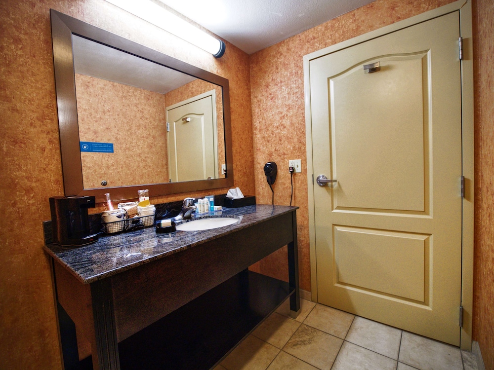 Hampton Inn & Suites Elk City - photo 17
