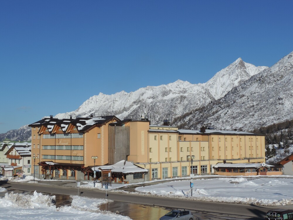 Grand Hotel Miramonti — 4-Star Luxury Hotel in Vermiglio, Italy