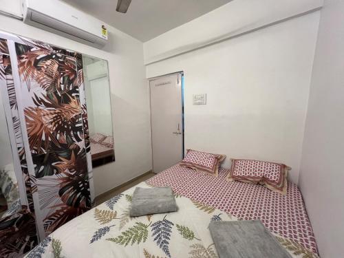 1bhk entire flat in Oshiwara — 4-Star Luxury Hotel in Mumbai, India