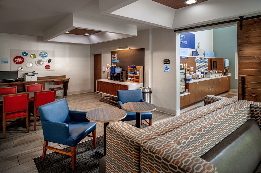 Holiday Inn Express Hotel & Suites Pikeville by IHG - photo 48