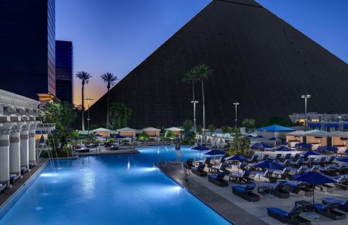 Luxor Hotel & Casino by Suiteness