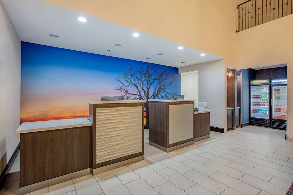 La Quinta Inn & Suites by Wyndham McKinney - photo 7
