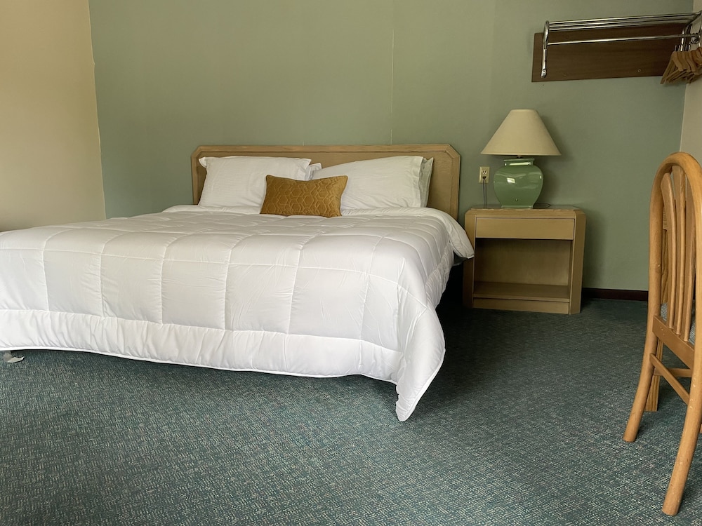 Gatehouse Motel - photo 30