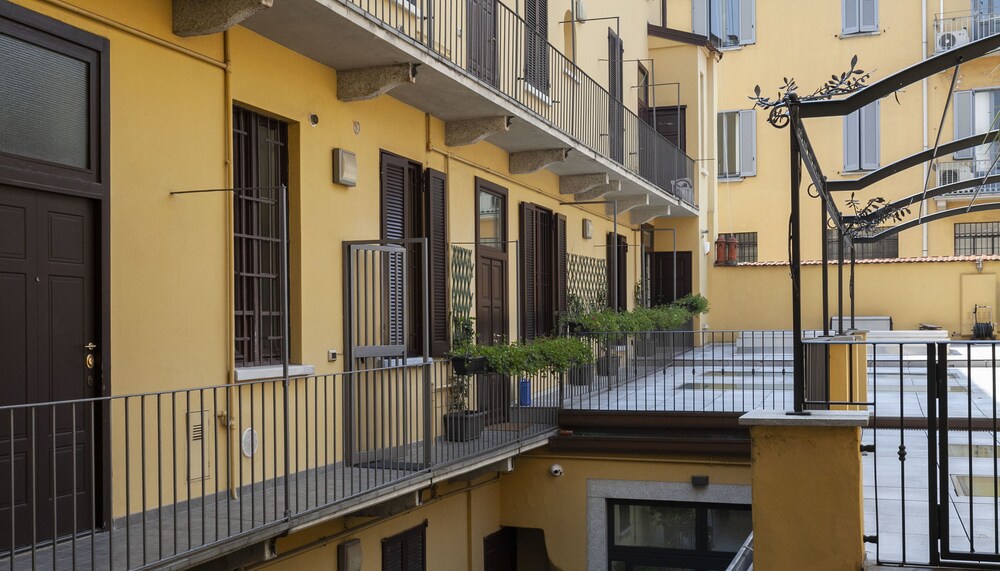 Charme Loft 5 min Duomo — 4-Star Luxury Hotel in Milan, Italy