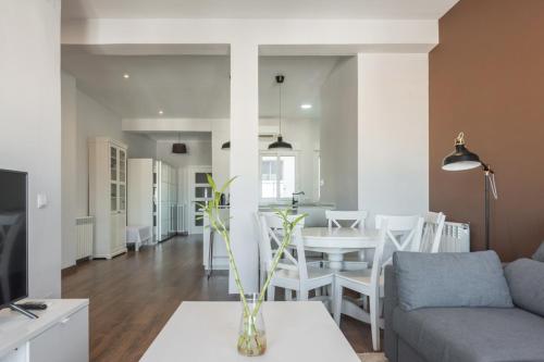 Bright WTerrace 2BD 2BTH Atocha — 4-Star Luxury Hotel in Madrid, Spain