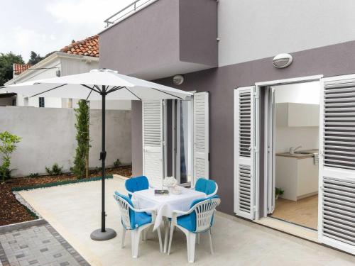 Apartments Villa Karmen Comfort One Bedroom Apartment with Terrace Marine