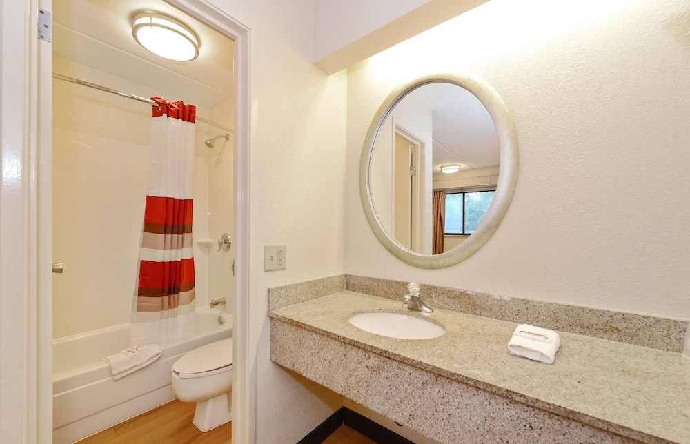 Red Roof Inn Akron - photo 18