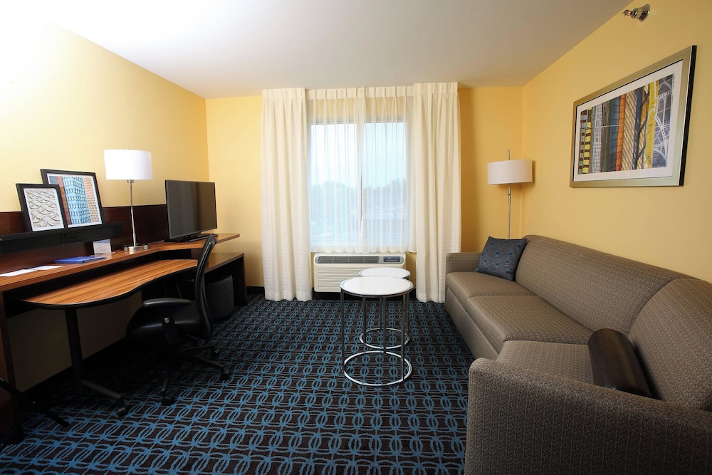 Fairfield Inn & Suites East Grand Forks - photo 11