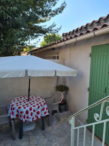 Studio Independant Aubagne Proche Aix Cassis la Ciotat Marseille in Aubagne, France