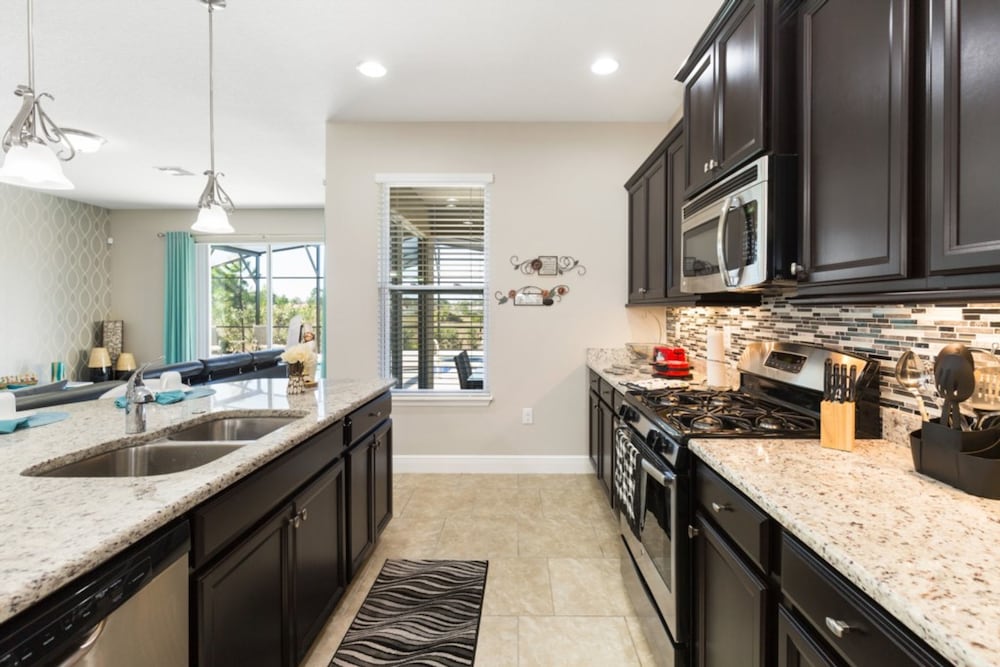 7 Bedrooms 5 Bathrooms Solterra 4103 Od - photo 57