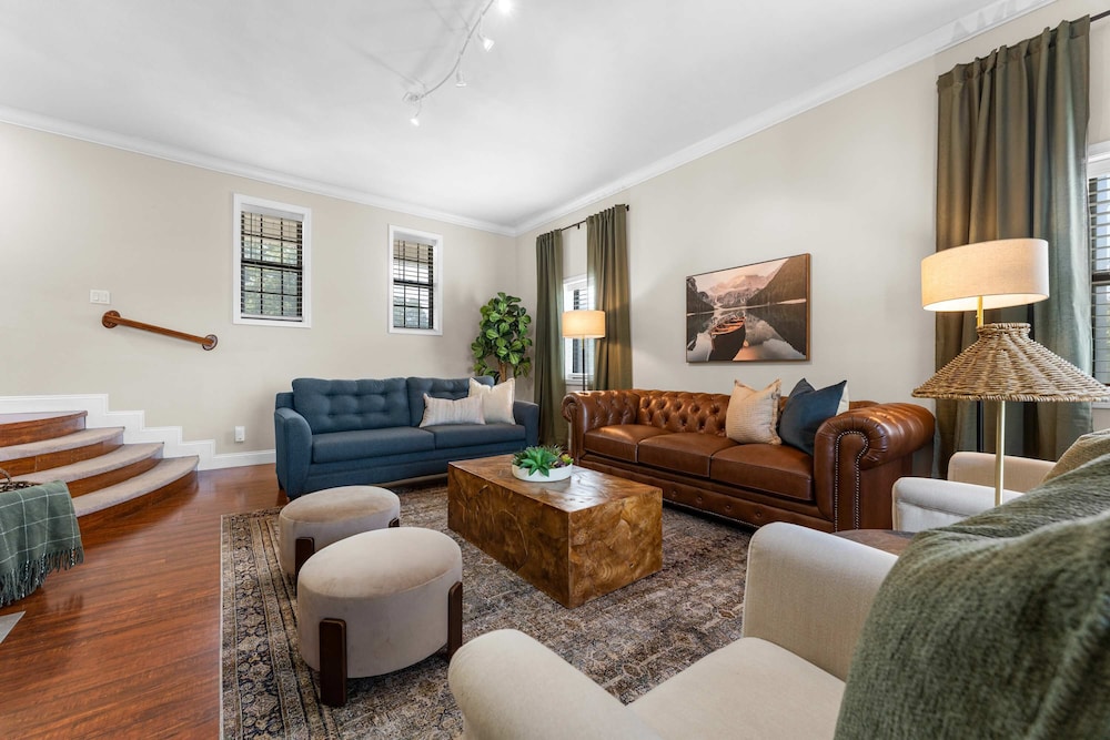 Lake Shore Landing For 20 in Branson, United States