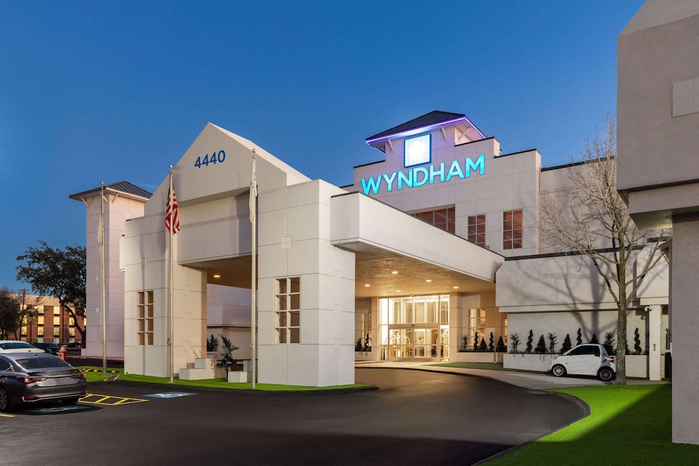 Wyndham DFW Airport in Irving, United States