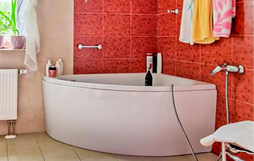 Beautiful Home In Zbychowo — Bolszewo — photo 2