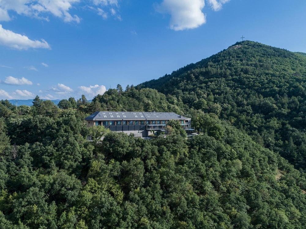 The Lynx Mountain Resort — 5-Star Luxury Hotel in Florina, Greece