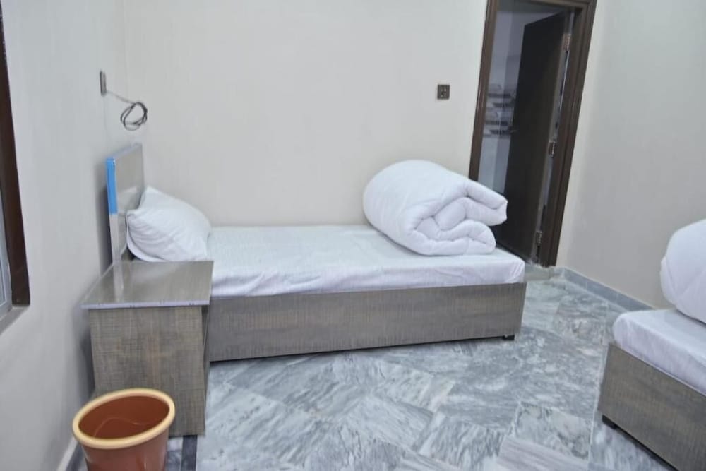Royal Suites Hotel — hotel in Faisalabad