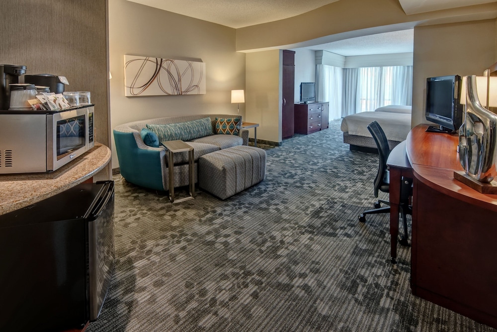 Courtyard by Marriott Newport News Airport - photo 10