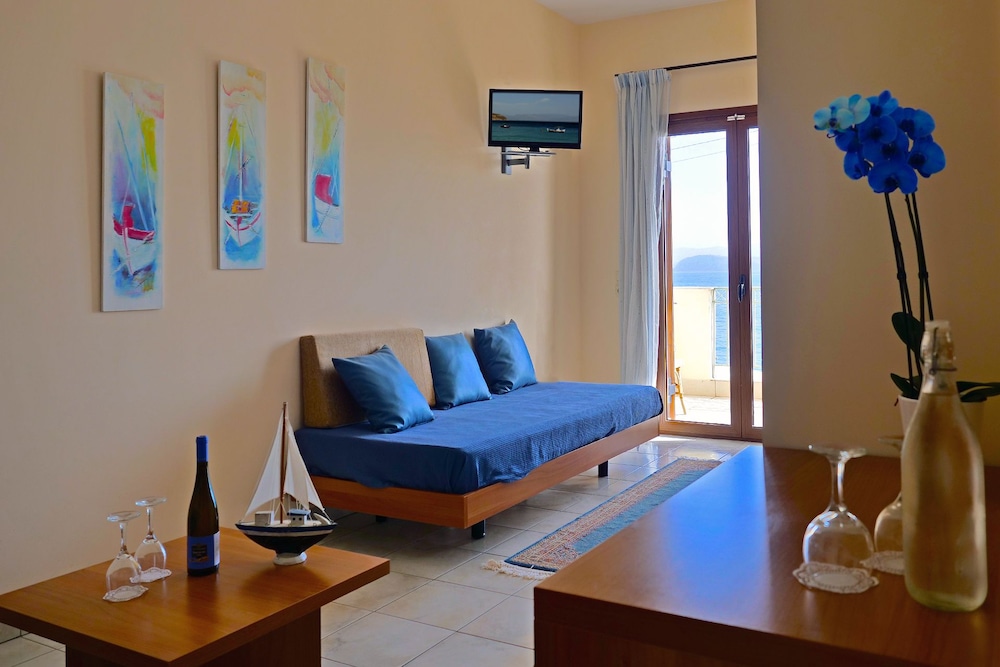 Sunset Hotel - carbon neutral hotel in Chania