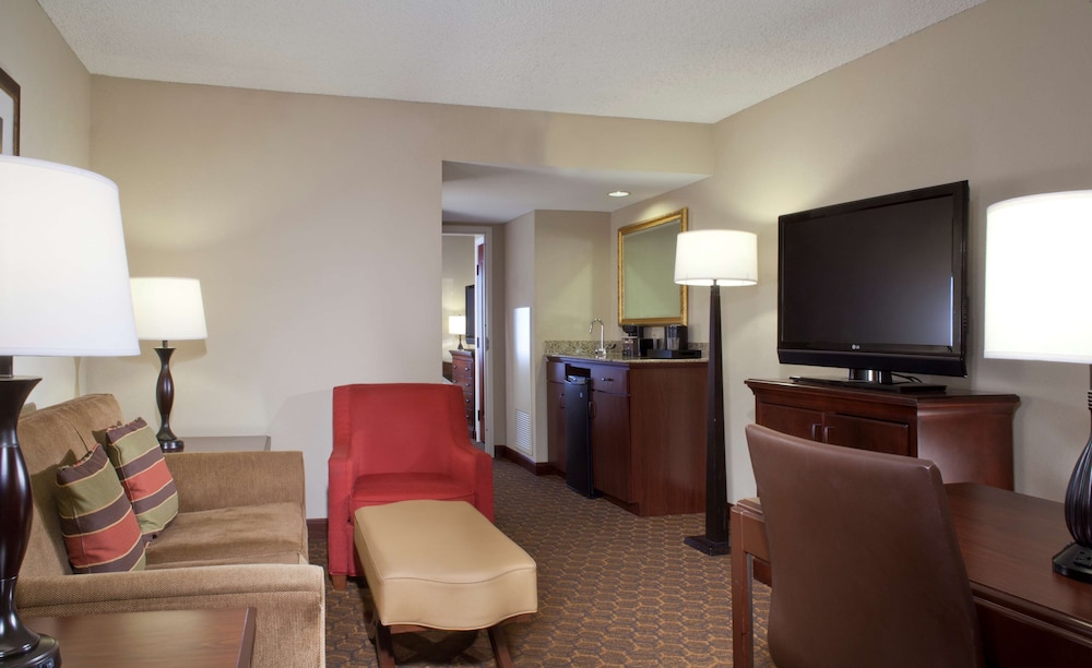 Embassy Suites by Hilton Austin Arboretum - photo 20