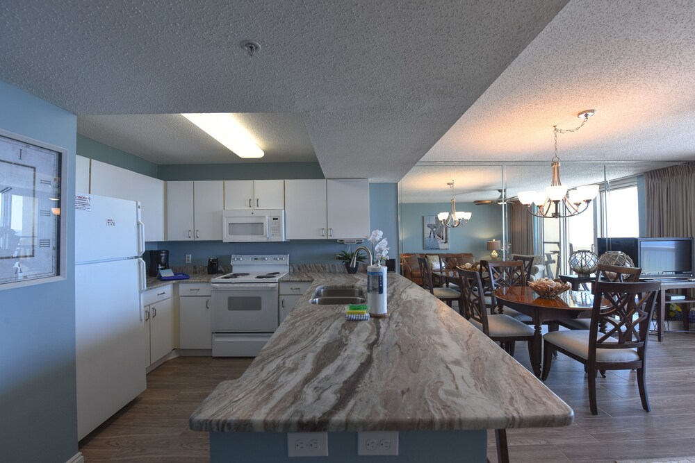 Pelican Beach Resort - photo 17