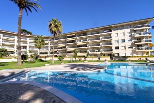 Arenda Apartment Flamencos 318 — 4-Star Luxury Hotel in Mont-Roig Del Camp, Spain