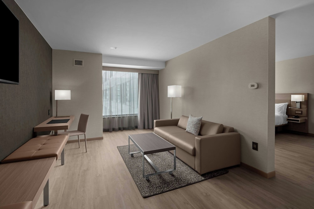 AC Hotel Lansing University Area - photo 16
