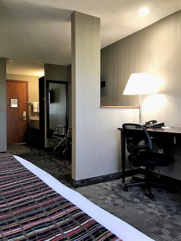 Country Inn & Suites by Radisson Delta Park North Portland - photo 16