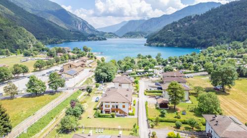 Crosina Holiday Casa Lucia — 4-Star Luxury Hotel in Pieve Di Ledro, Italy