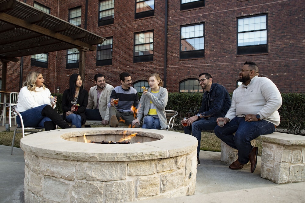 NYLO Las Colinas Hotel Tapestry Collection by Hilton - photo 2