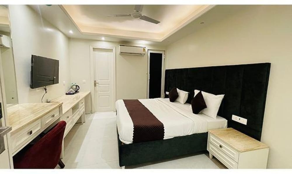 Fabhotel Lands Inn - last minute hotel in Gurgaon