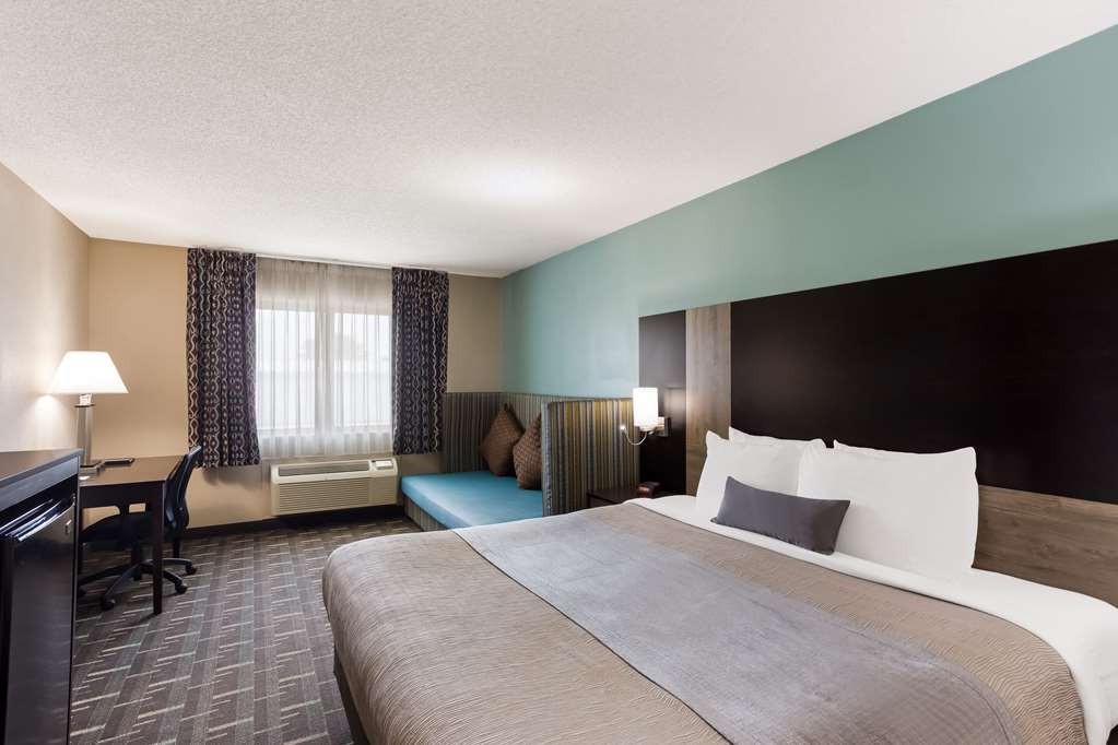 Quality Inn Galesburg near US Highway 34 and I 74 - photo 18