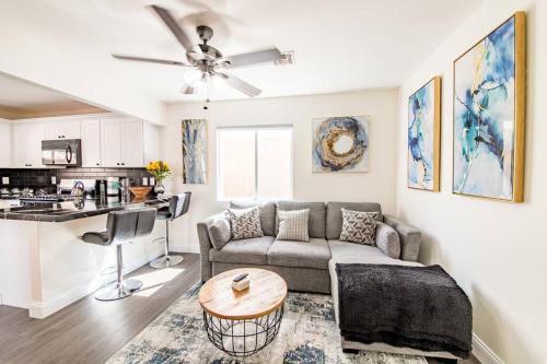 Gorgeous home away from home 3 bed 3 bath W pool