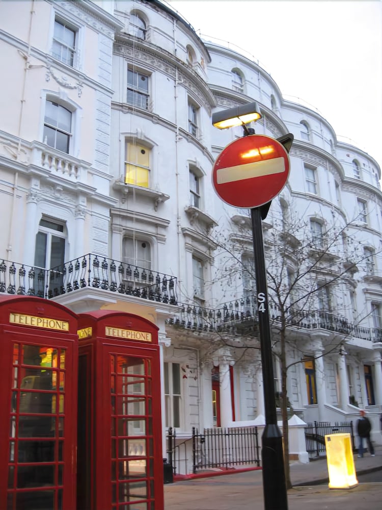 Central Hotel
