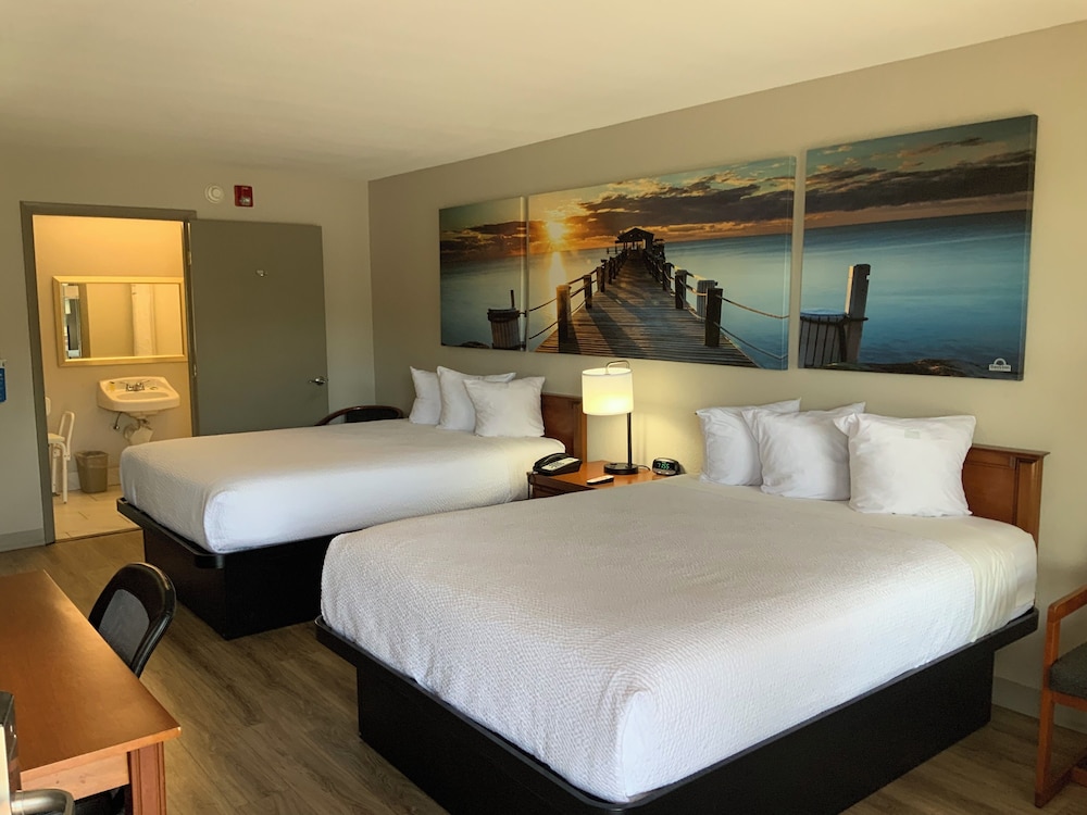 Days Inn by Wyndham Lake City I 10 - photo 8