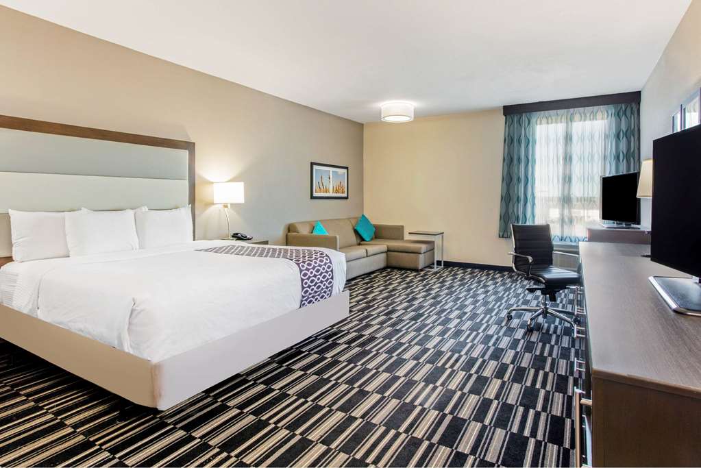 La Quinta Inn & Suites by Wyndham Sweetwater East - photo 19