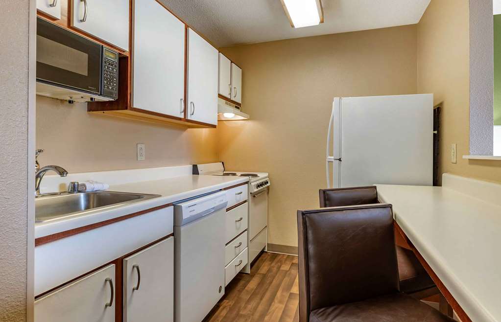 Extended Stay America Suites Houston Med Ctr NRG Park Kirby - photo 14