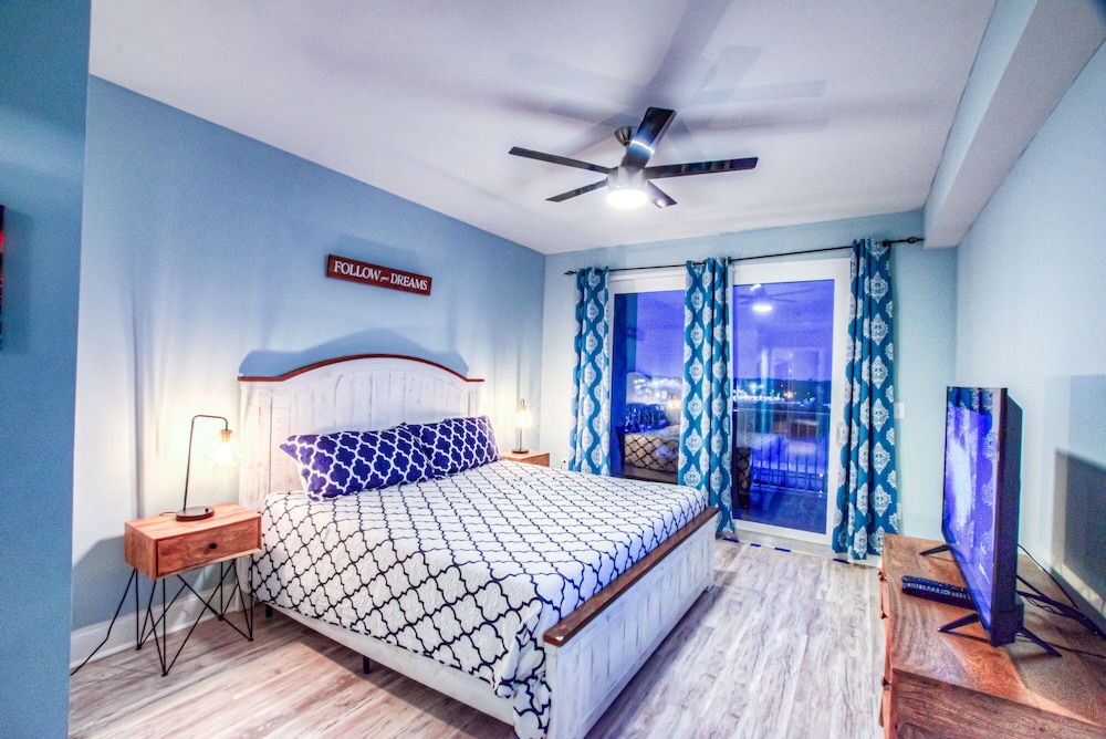 Laketown Wharf Resort by Aneliya's Rentals - photo 231