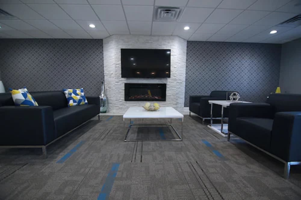 Home Inn and Suites - photo 2