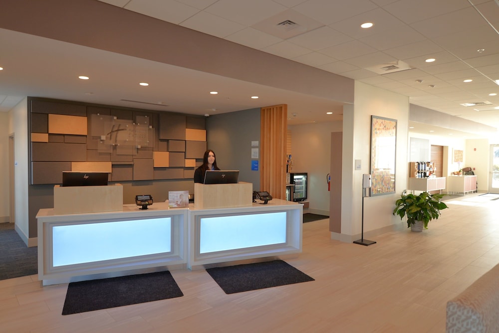 Holiday Inn Express & Suites Onalaska La Crosse Area by IHG - photo 43