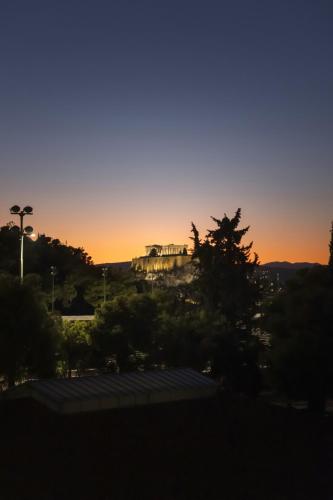 Spacious 3bdr Apartment with Monumental View — 4-Star Luxury Hotel in Athens, Greece