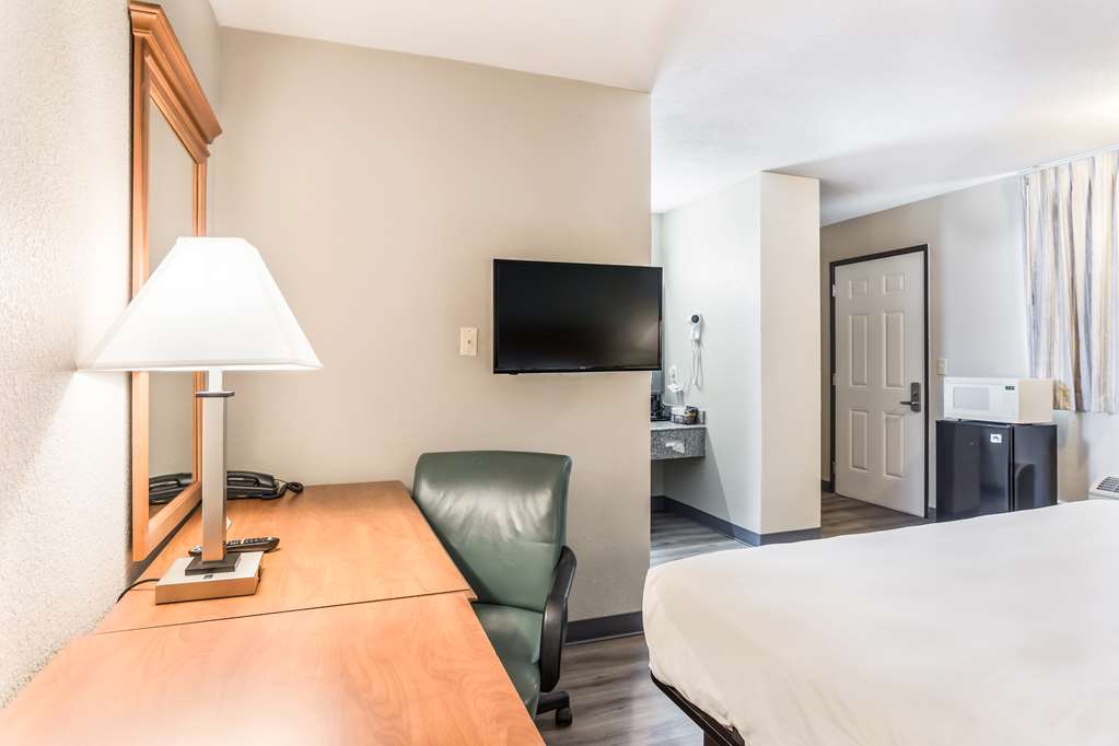 Americas Best Value Inn Lebanon MO - photo 25