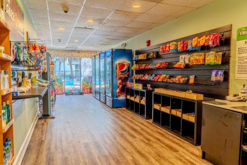 Beach Colony Resort Unit 208 Beautiful Oceanfront Condo 1 bedroom 1 bath Perfect for 6 in Myrtle Beach, United States