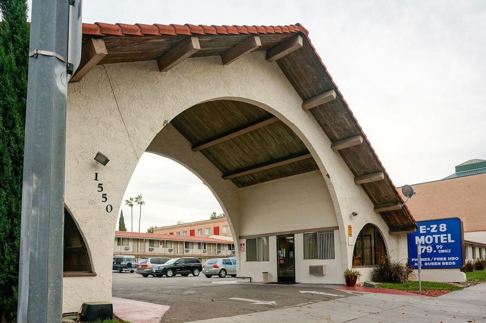 Ez 8 Motel San Jose I - photo 26