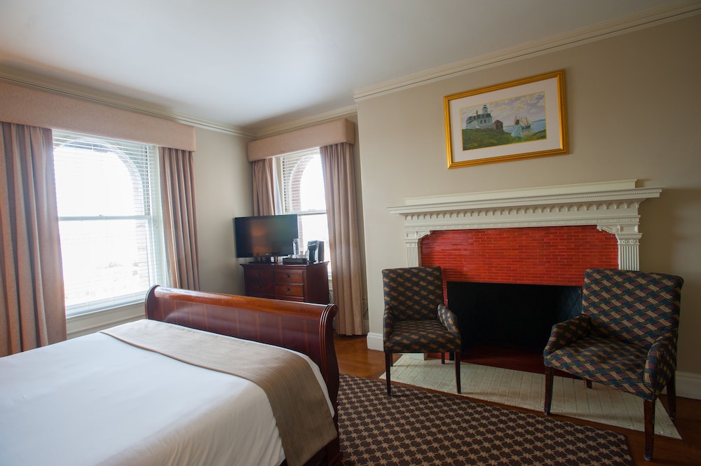 OceanCliff Hotel - photo 3