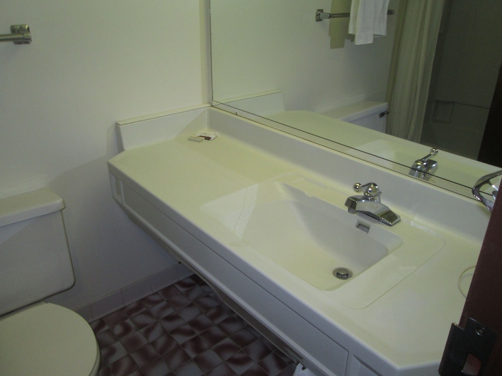 Bellevue Hotel & Suites - photo 48